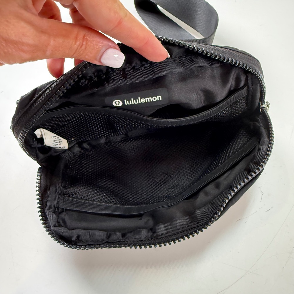 Lululemon Black Travel Crossbody Belt Bag One Size - Picture 5 of 10
